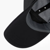 Gorra de running Ciele FSTCap SC Comp, color Black – visera por dentro