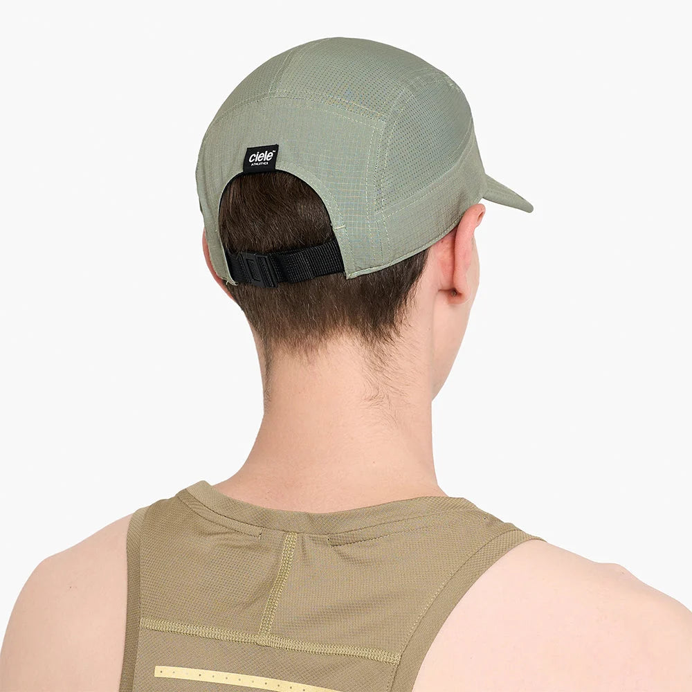 Gorra de running Ciele GOCap Capital, color Toad – en uso, vista 3