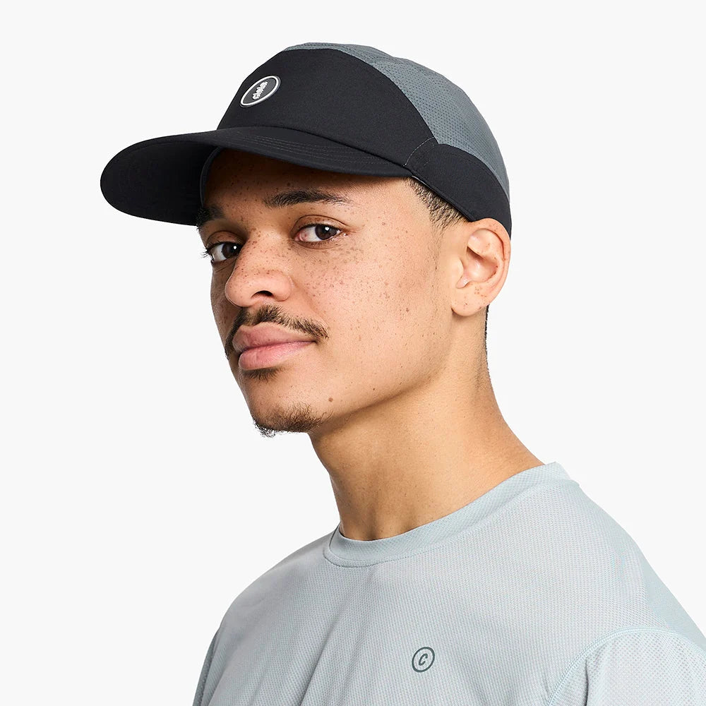 Gorra de running Ciele FSTCap SC Comp, color Black – en uso, vista 2