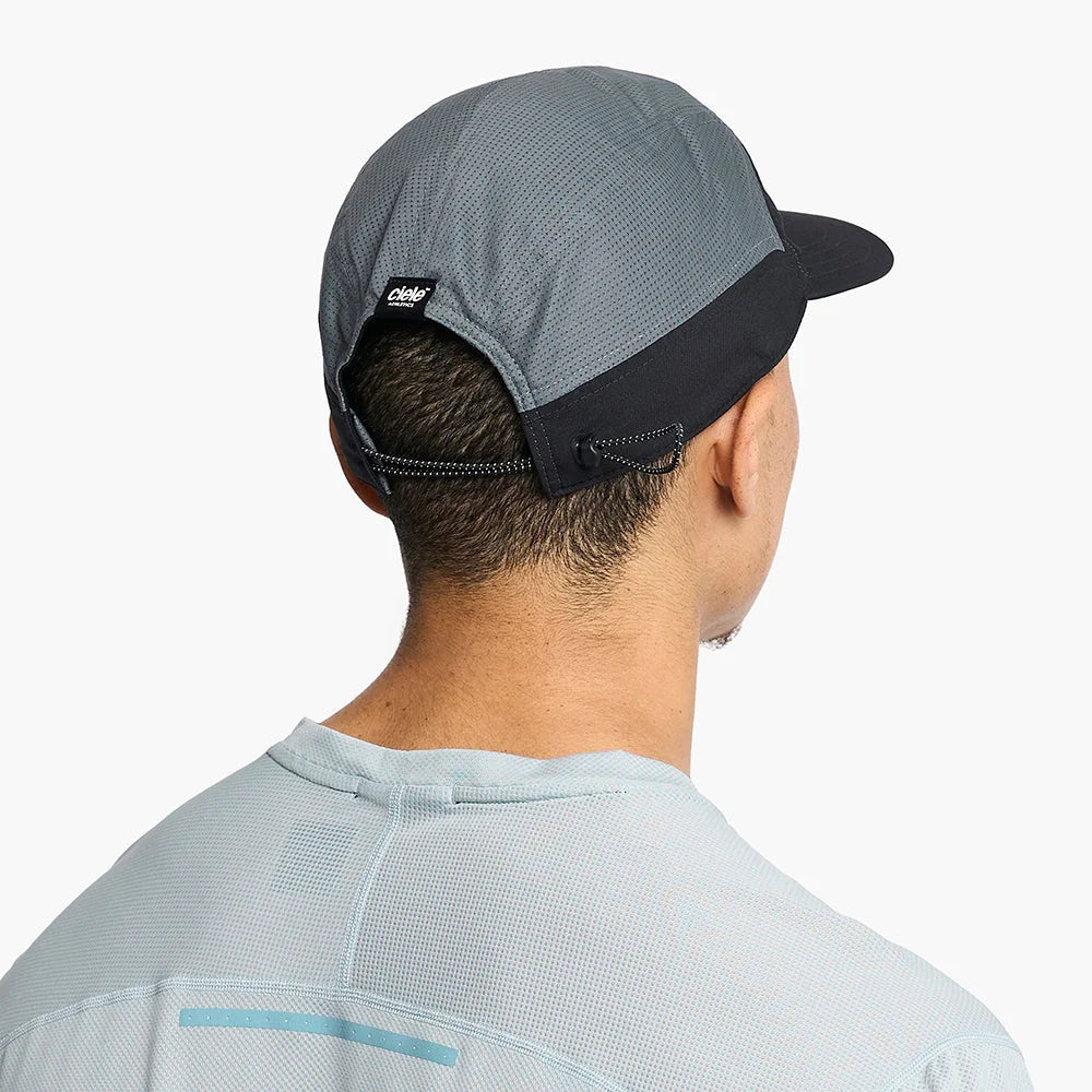 Gorra de running Ciele FSTCap SC Comp, color Black – en uso, vista 3