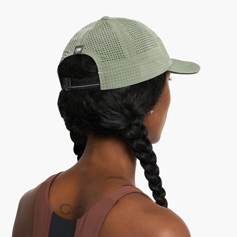 Gorra de running Ciele CRWCap SC Icon Side Circle, color Toad – en uso, vista 3