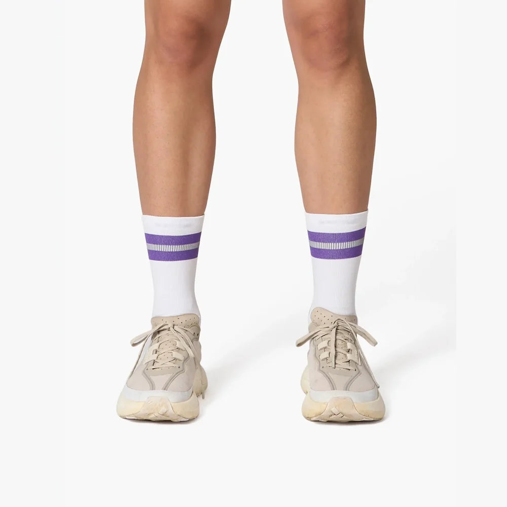 Medias de running Wild Tee Rockies, color White/Purple – puestas